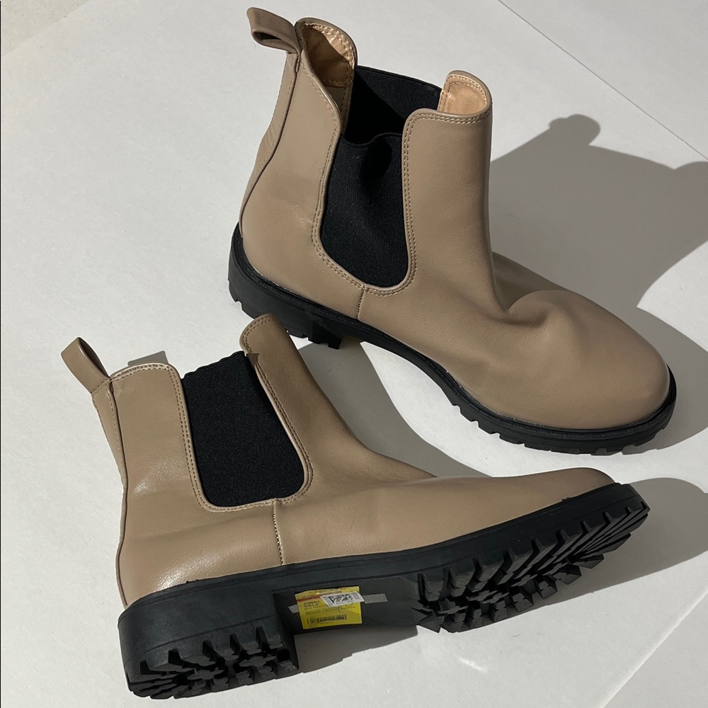Journee Collection Kenova Chelsea bootie taupe vegan leather 10 chunky shoes